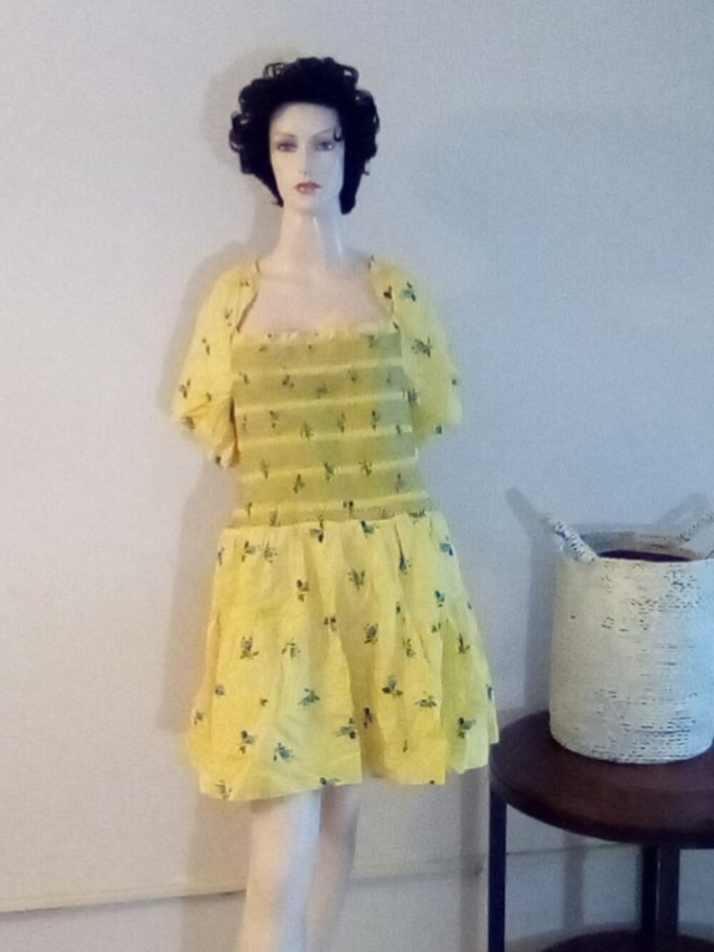 Anthropologie  Puff Sleeve Dress  Smocked Mini Yellow Flower Sz  L  Pockets Line